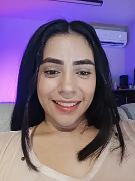 Snapshot of Sara-215 chatting on 3, 4, 2026 Sara-215 online show from 3, 4, 2026