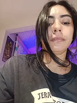 Snapshot of Sara-215 chatting on 11, 4, 2026 Sara-215 online show from 11, 4, 2026