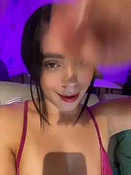 Snapshot of Sara-215 chatting on 28, 5, 2026 Sara-215 online show from 28, 5, 2026