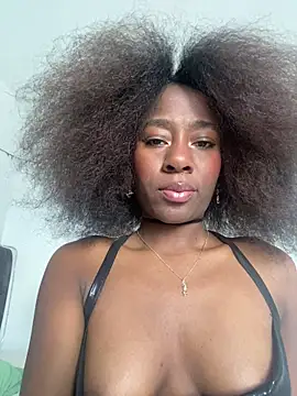 Snapshot of milarain chatting on 7, 1, 2026 milarain online show from 7, 1, 2026