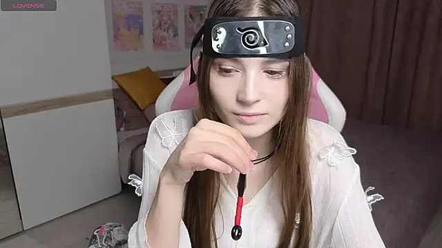 Hana Flo  online show from 5, 11, 2025