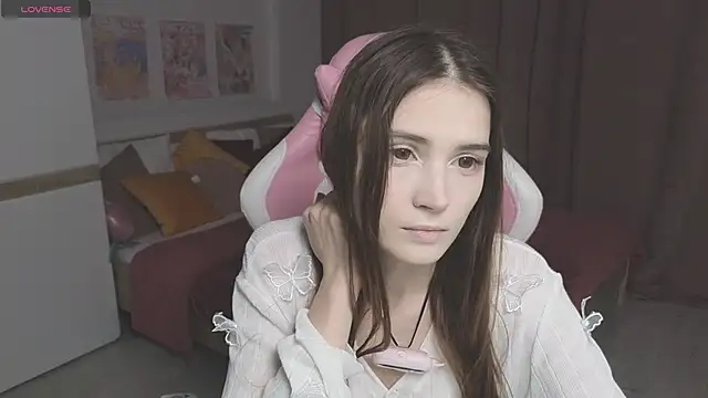 Hana Flo  online show from 17, 11, 2025