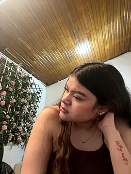 Snapshot of Tharafresneda_ chatting on 29, 10, 2025 Tharafresneda  online show from 29, 10, 2025