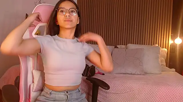 Skay bluee online show from 18, 11, 2025