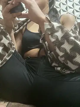 Heena Sharma982 online show from 15, 12, 2025