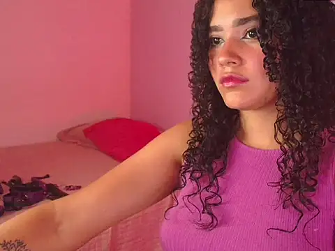 Snapshot of Aprilsweet2005 chatting on 11, 11, 2025 Aprilsweet2005 online show from 11, 11, 2025