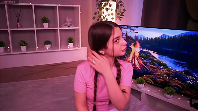 LauraHansil online show from 5, 11, 2025