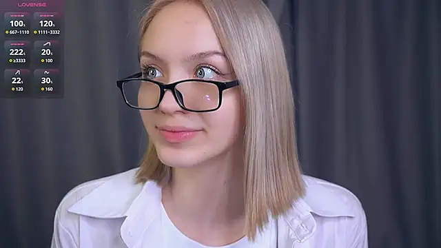 Snapshot of VetaManhardt chatting on 7, 4, 2026 VetaManhardt online show from 7, 4, 2026