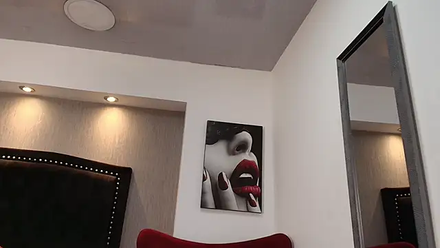 Luna Lov Titan online show from 10, 1, 2026