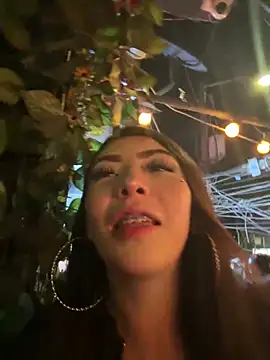 Moon And Sunn online show from 3, 4, 2026