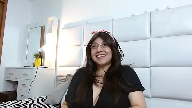 Caroline belle online show from 21, 11, 2025