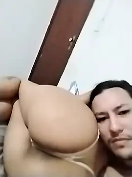 Iasmimbuttercup online show from 7, 11, 2025