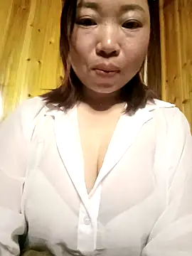 Snapshot of julybe chatting on 15, 2, 2026 julybe online show from 15, 2, 2026