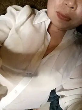 Snapshot of julybe chatting on 3, 3, 2026 julybe online show from 3, 3, 2026