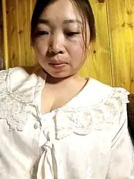 Snapshot of julybe chatting on 5, 3, 2026 julybe online show from 5, 3, 2026