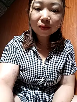 Snapshot of julybe chatting on 1, 4, 2026 julybe online show from 1, 4, 2026