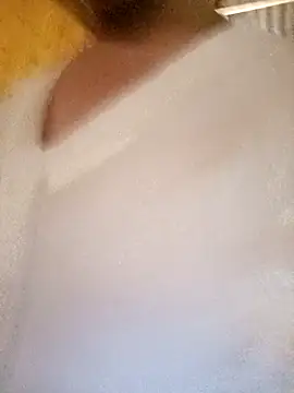 Snapshot of julybe chatting on 8, 4, 2026 julybe online show from 8, 4, 2026