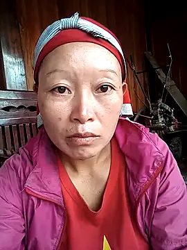 cute-kiss online show from 30, 10, 2025