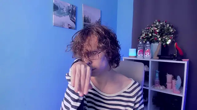 Snapshot of LeoBensyten chatting on 1, 11, 2025 LeoBensyten online show from 1, 11, 2025