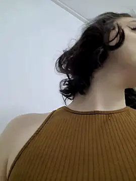 Snapshot of SidneyPuff chatting on 5, 4, 2026 SidneyPuff online show from 5, 4, 2026