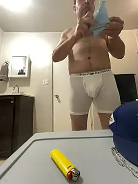 Snapshot of ezrah23 chatting on 12, 1, 2026 ezrah23 online show from 12, 1, 2026