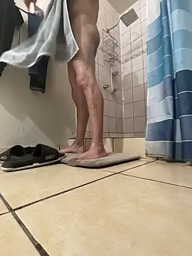 Snapshot of ezrah23 chatting on 13, 4, 2026 ezrah23 online show from 13, 4, 2026