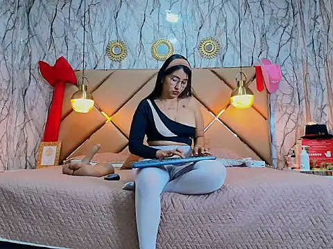 Snapshot of CATTA_GARCIA chatting on 19, 12, 2025 CATTA GARCIA online show from 19, 12, 2025