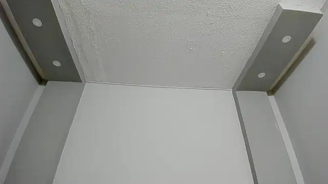 Odette Leroy0 online show from 5, 12, 2025