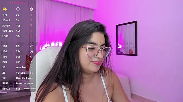 Luna Jonnes1 online show from 31, 5, 2026