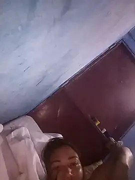 Snapshot of Reina_rouse chatting on 11, 11, 2025 Reina rouse online show from 11, 11, 2025