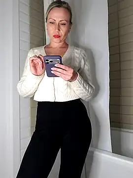 Elle Milfa online show from 21, 4, 2026