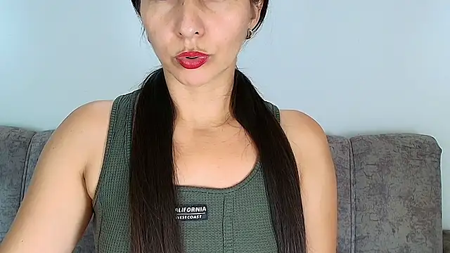 Snapshot of alana_pink95 chatting on 13, 11, 2025 alana pink95 online show from 13, 11, 2025