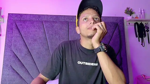 Snapshot of DamianandEva chatting on 24, 3, 2026 DamianandEva online show from 24, 3, 2026