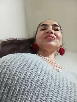 Snapshot of MaryRoze_ chatting on 9, 5, 2026 MaryRoze online show from 9, 5, 2026