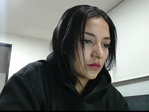 CamilaaOficial online show from 7, 1, 2026