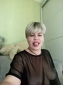 Snapshot of MilkySky chatting on 14, 11, 2025 MilkySky online show from 14, 11, 2025