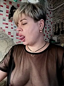 Snapshot of MilkySky chatting on 25, 11, 2025 MilkySky online show from 25, 11, 2025