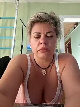 Snapshot of MilkySky chatting on 27, 4, 2026 MilkySky online show from 27, 4, 2026