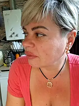 Snapshot of MilkySky chatting on 29, 4, 2026 MilkySky online show from 29, 4, 2026
