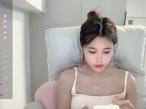 iu-uzZ online show from 19, 11, 2025