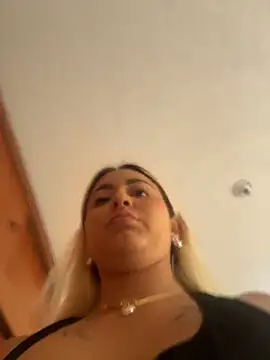 Elina Hills online show from 16, 1, 2026