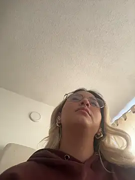 Elina Hills online show from 2, 3, 2026