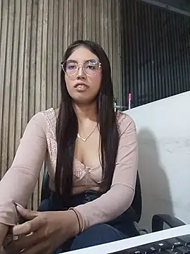 Snapshot of Valk_submissive chatting on 10, 3, 2026 Valk submissive online show from 10, 3, 2026