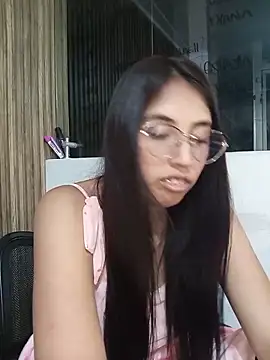 Snapshot of Valk_submissive chatting on 27, 3, 2026 Valk submissive online show from 27, 3, 2026