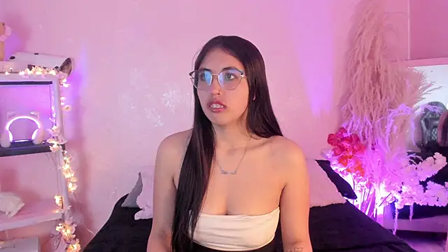 Snapshot of Valk_submissive chatting on 18, 5, 2026 Valk submissive online show from 18, 5, 2026