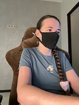 Snapshot of ZlatoslavaLo chatting on 13, 11, 2025 ZlatoslavaLo online show from 13, 11, 2025