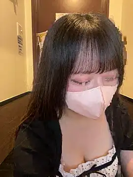 Snapshot of emiri_da_nyan chatting on 18, 4, 2026 emiri da nyan online show from 18, 4, 2026
