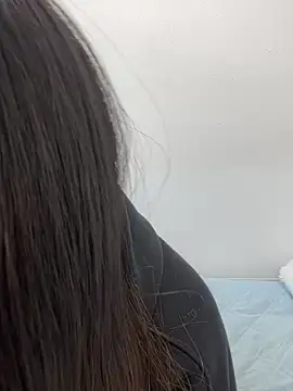Snapshot of emiri_da_nyan chatting on 5, 5, 2026 emiri da nyan online show from 5, 5, 2026