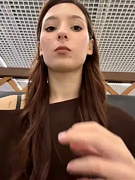 LilluKatten online show from 6, 11, 2025