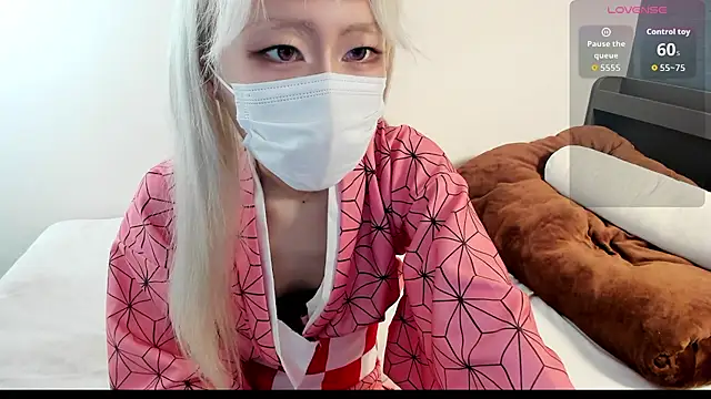 Snapshot of yeji_2001 chatting on 1, 3, 2026 yeji 2001 online show from 1, 3, 2026